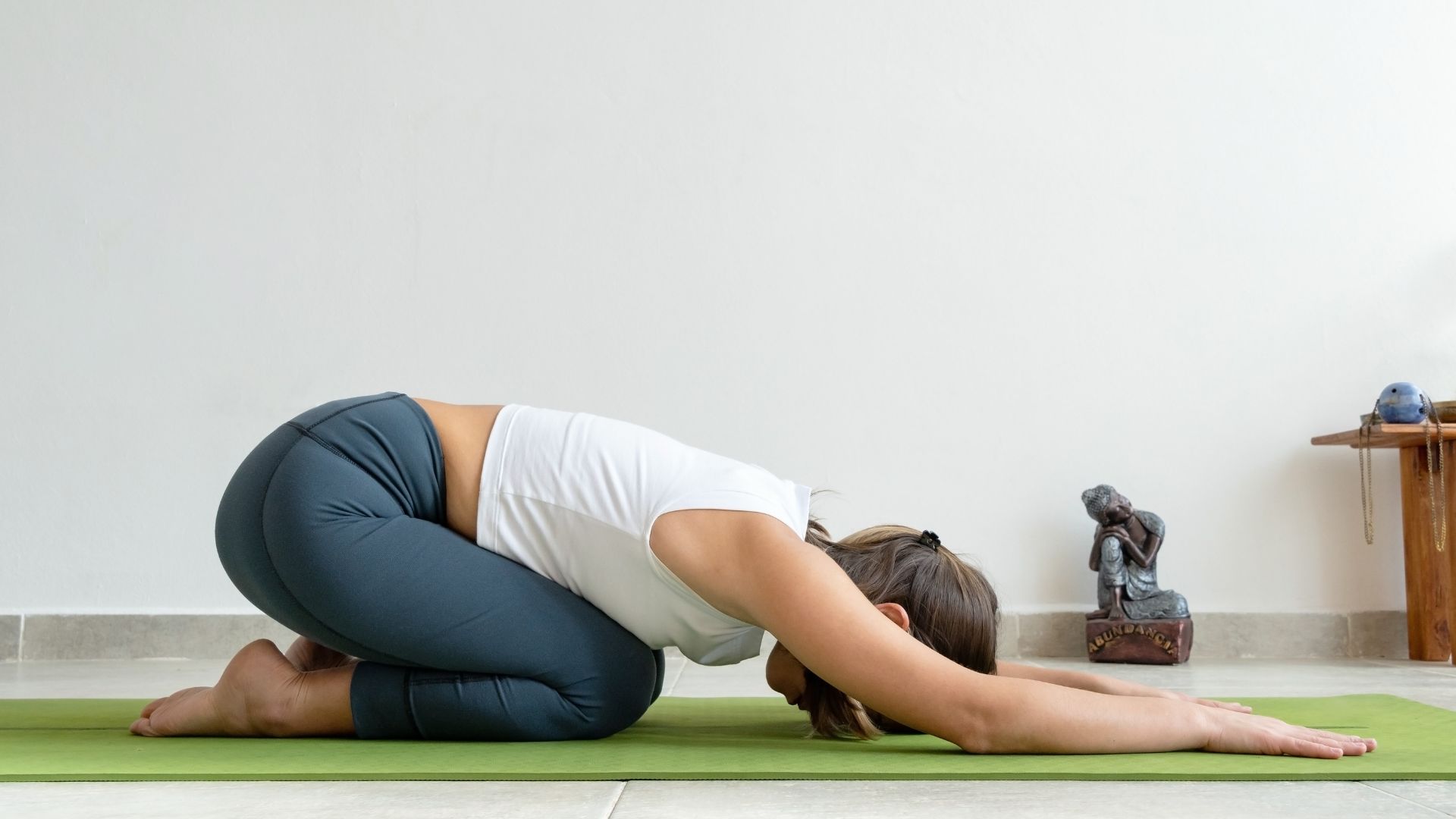 Balasana, la posture de l'enfant. Une posture pour la détente et la relaxation