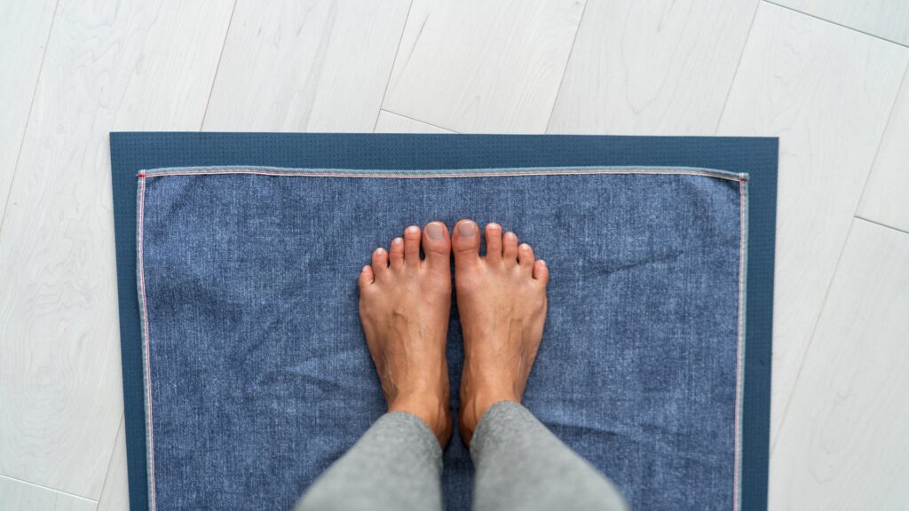 Blog - Bandeau pieds et tapis de yoga