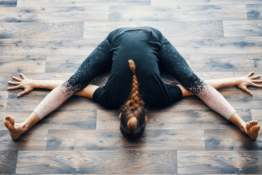 Kurmasana (la Tortue) et Basasana (le Vautour)