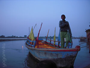 vrindhavan bateau aarati