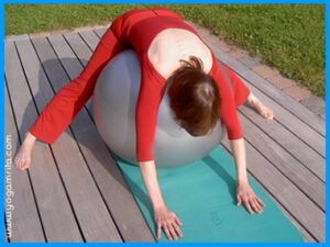yogamrita ballon extension sur ventre3